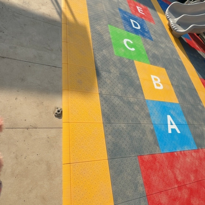 Professional Interlocking PP M - Outdoor Sport Floor Tiles 评论和价格